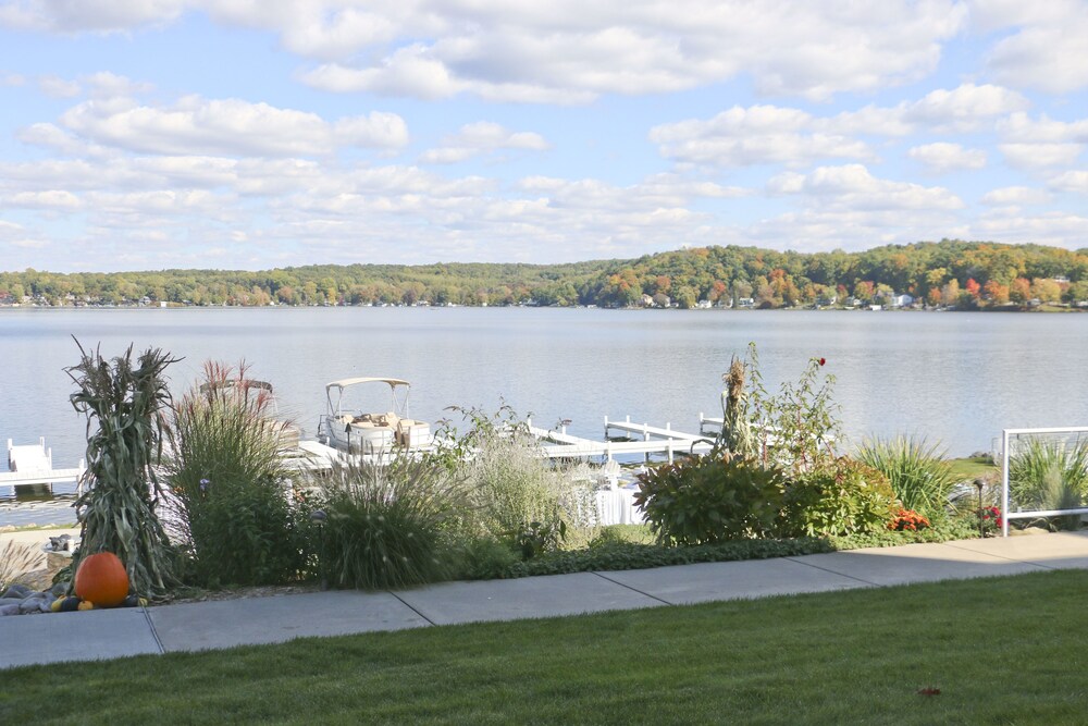 Bay Pointe Inn - photo 49