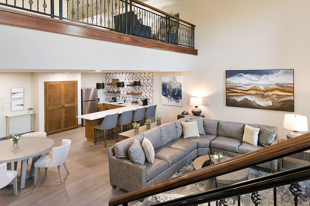 Clubhouse Hotel Suites Sioux Falls - photo 5