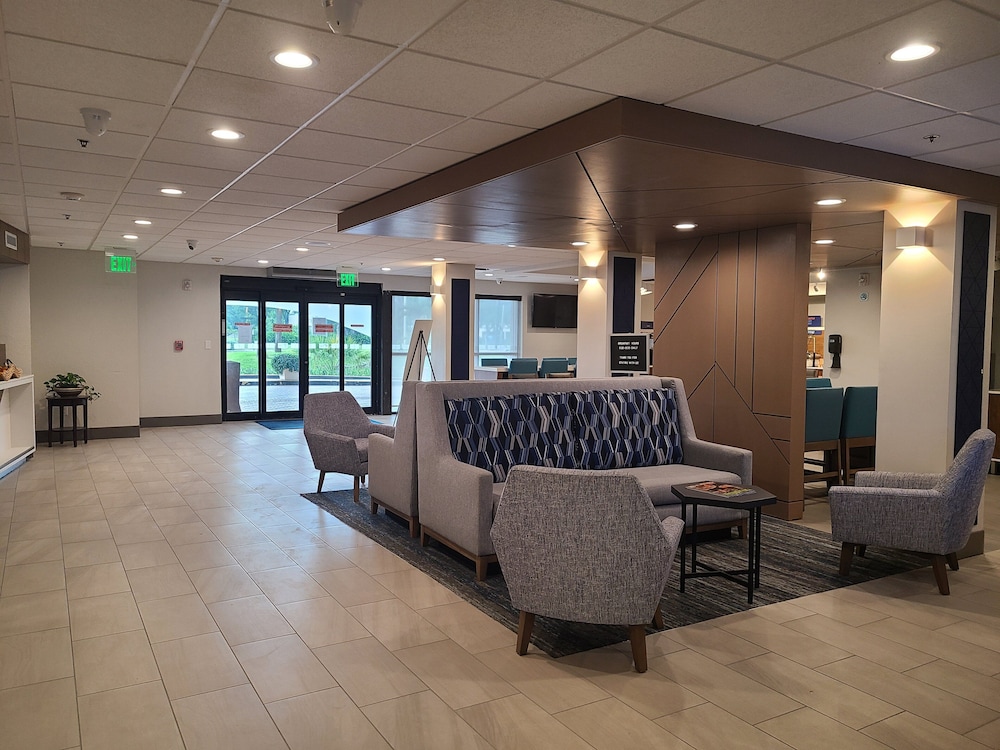 Holiday Inn Express & Suites Ft. Lauderdale N Exec Airport by IHG - photo 7