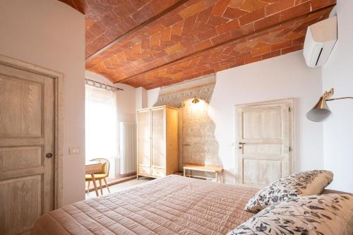 Casa la Girandola — 4-Star Luxury Hotel in Castiglion Fiorentino, Italy