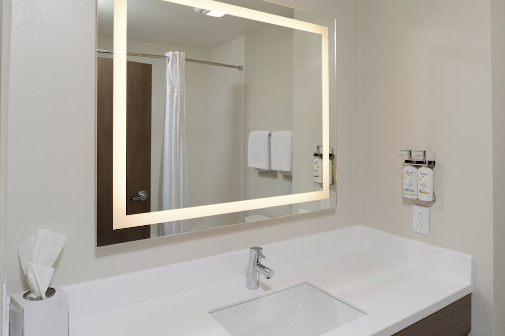 Holiday Inn Express Hotel and Suites Marysville by IHG - photo 41
