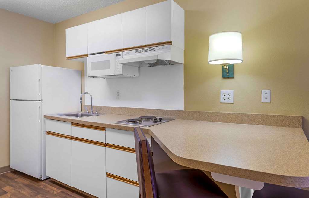 Extended Stay America Suites Houston Galleria Uptown - photo 17