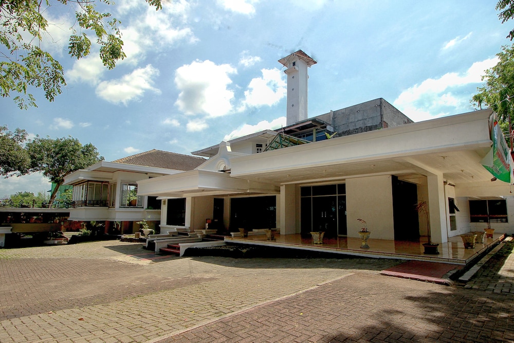 Hotel Rio by OYO Rooms in Bengkulu, Indonesia