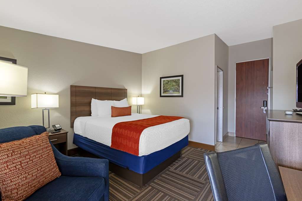 Best Western Colonial Inn - photo 18