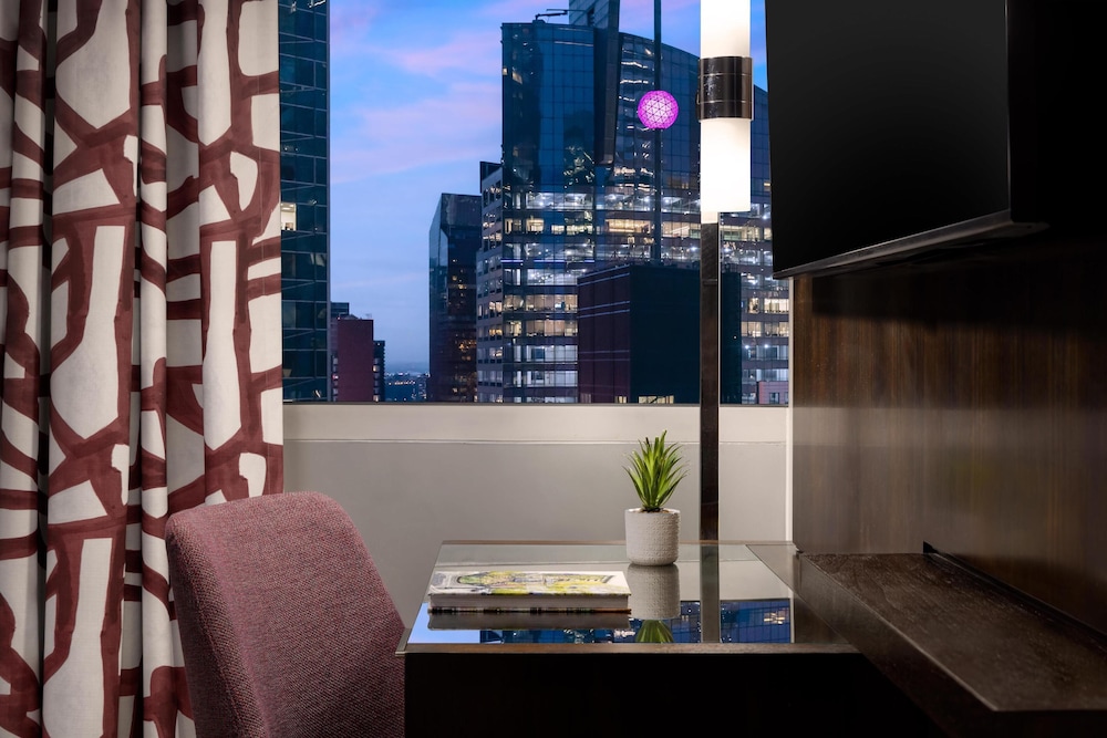Hilton Garden Inn New York Times Square Central - photo 14
