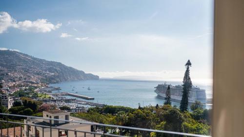Rooftop Funchal I by Madeira Best Apartments — 4-Star Luxury Hotel in Funchal, Portugal