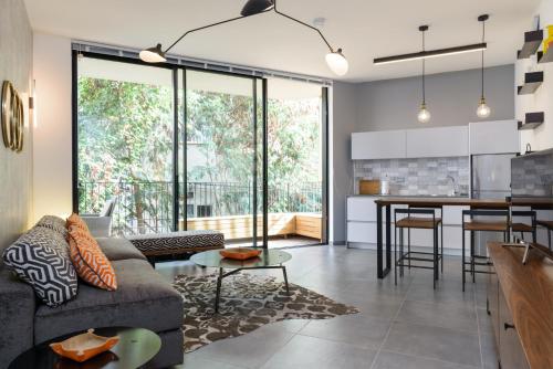 Smart 1Br In Allenby By Holyguest — 4-Star Luxury Hotel in Tel Aviv, Israel