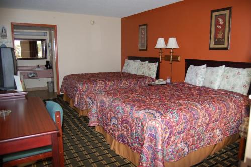Executive Inn and Suites Springdale - photo 13