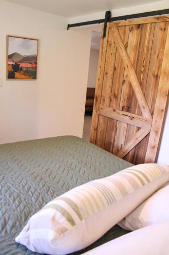Cabin 6 at Horse Creek Resort - photo 17