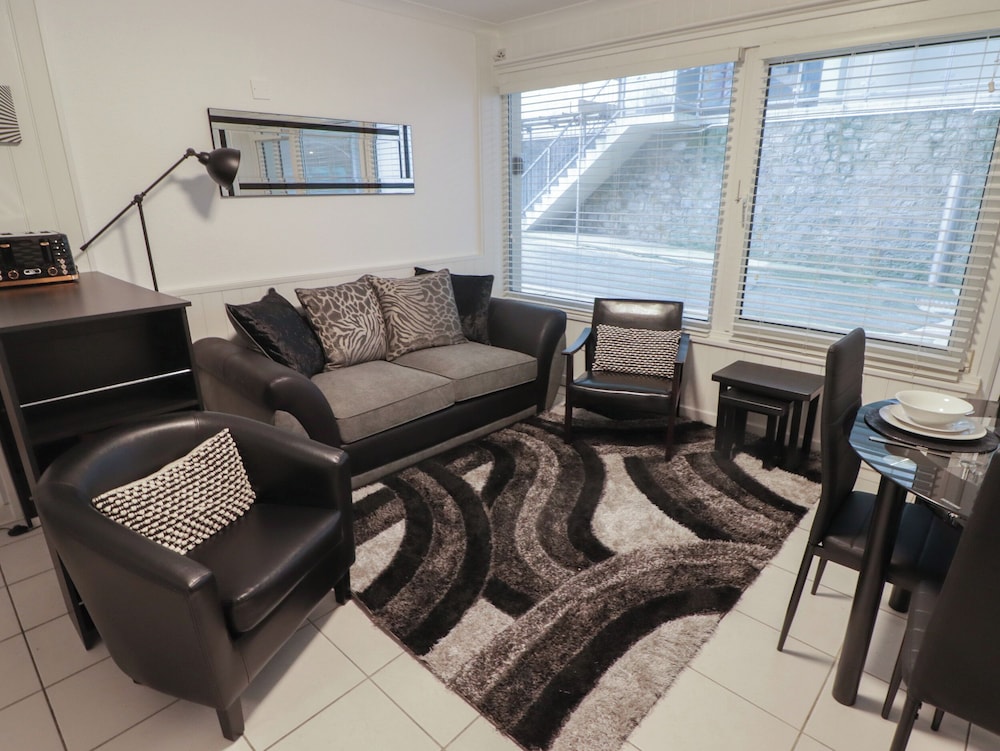 Flat 7 — 4-Star Luxury Hotel in Tenby, United Kingdom