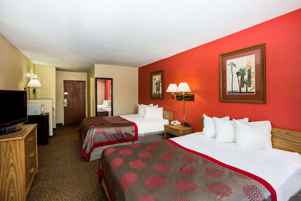Ramada by Wyndham Sioux Falls - photo 8