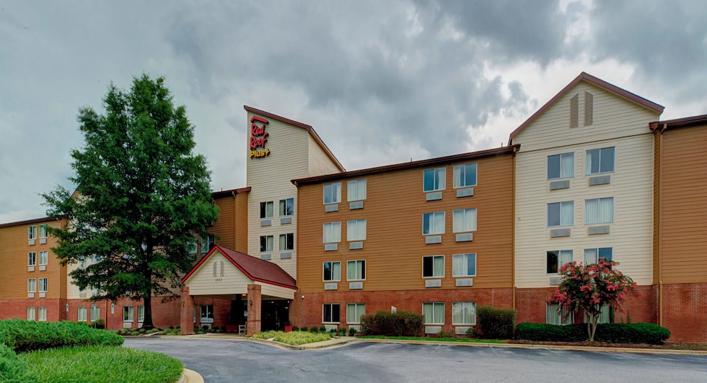 Red Roof Inn PLUS Raleigh Downtown NCSU Conv Center in Raleigh, United States