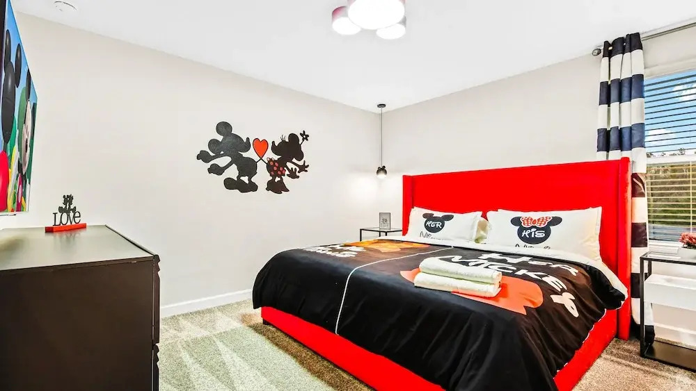 Themed Rooms & Pool in Storey Lake Resort - photo 3