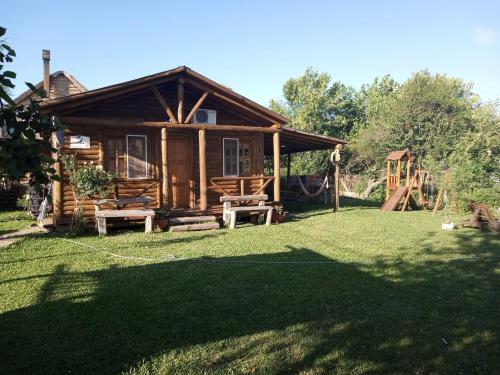 Cabaña de Don Alfonso con parque y parrilla in Gualeguaychu, Argentina