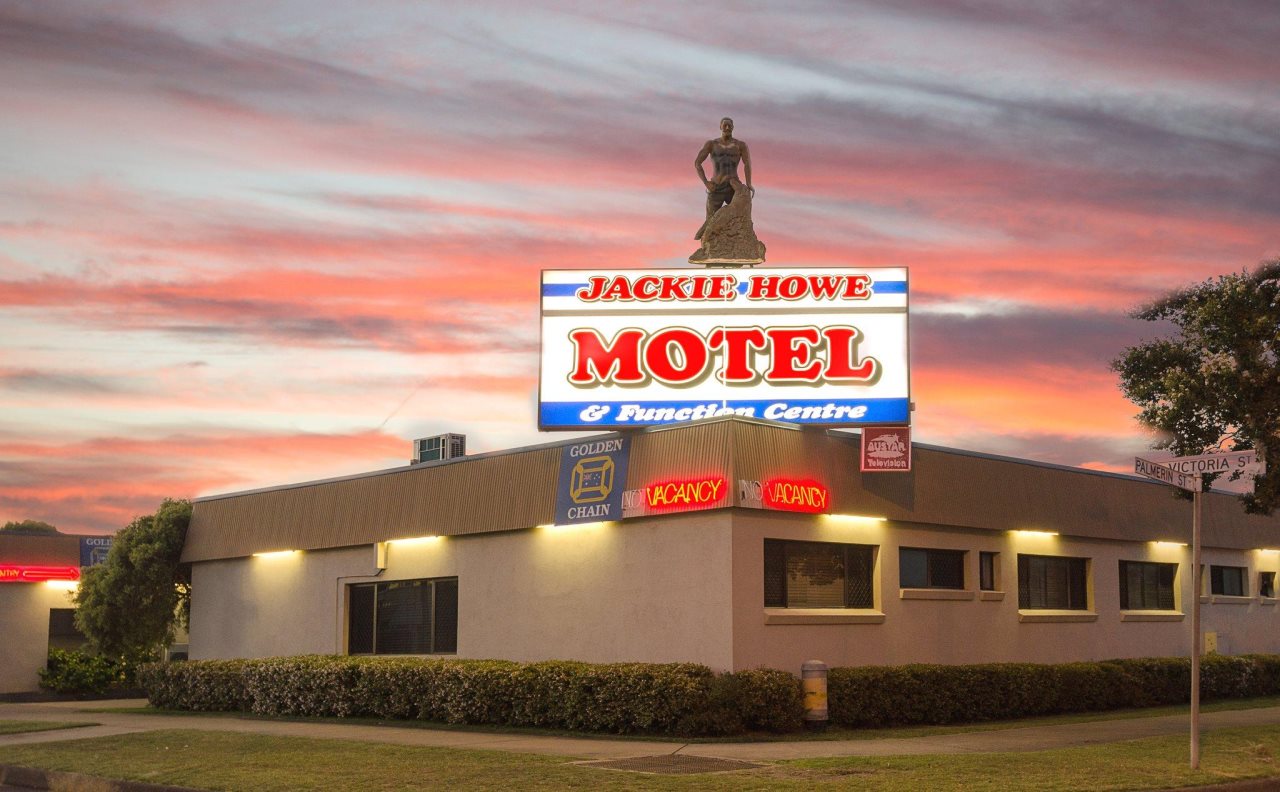 Jackie Howe Motel — Warwick