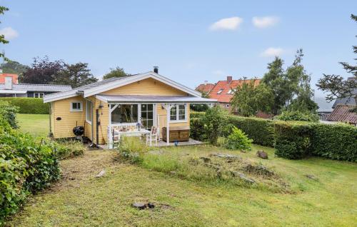 2 Bedroom Cozy Home In Allinge — 4-Star Luxury Hotel in None, Denmark