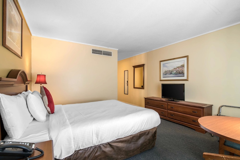 Econo Lodge Inn & Suites Tilton - photo 15