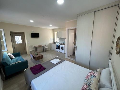 Anmare Studios - carbon neutral hotel in Unknown City