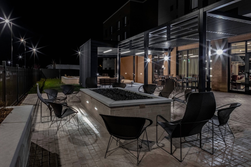 Courtyard by Marriott East Lansing Okemos - photo 12
