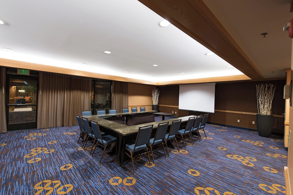 Courtyard by Marriott Palm Desert - photo 39