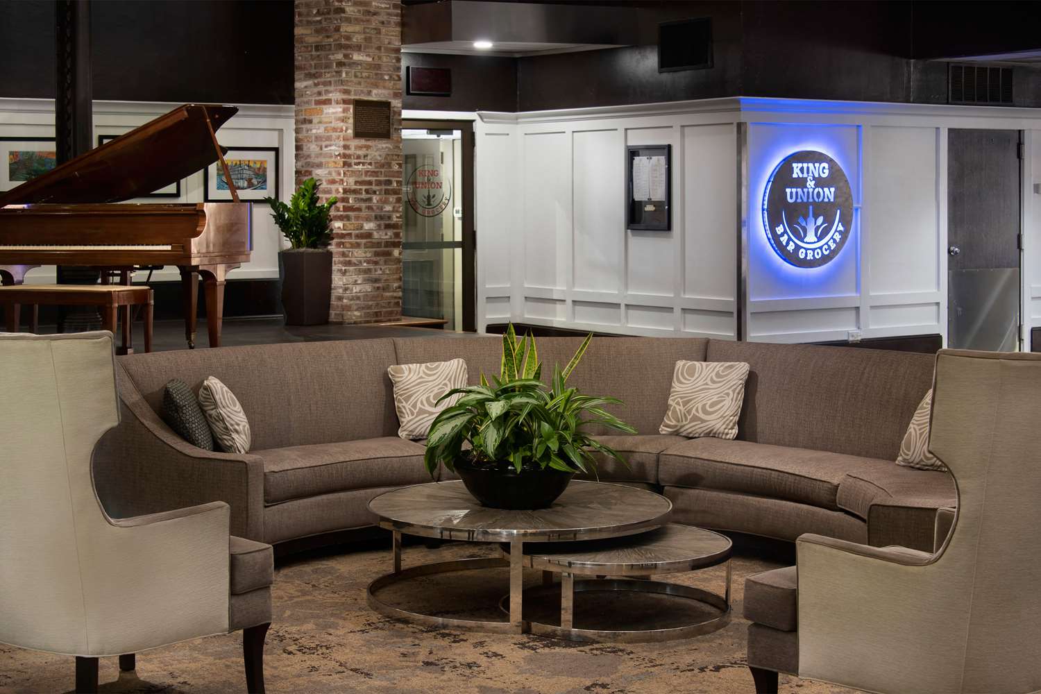 DoubleTree Hotel Memphis Downtown - photo 10