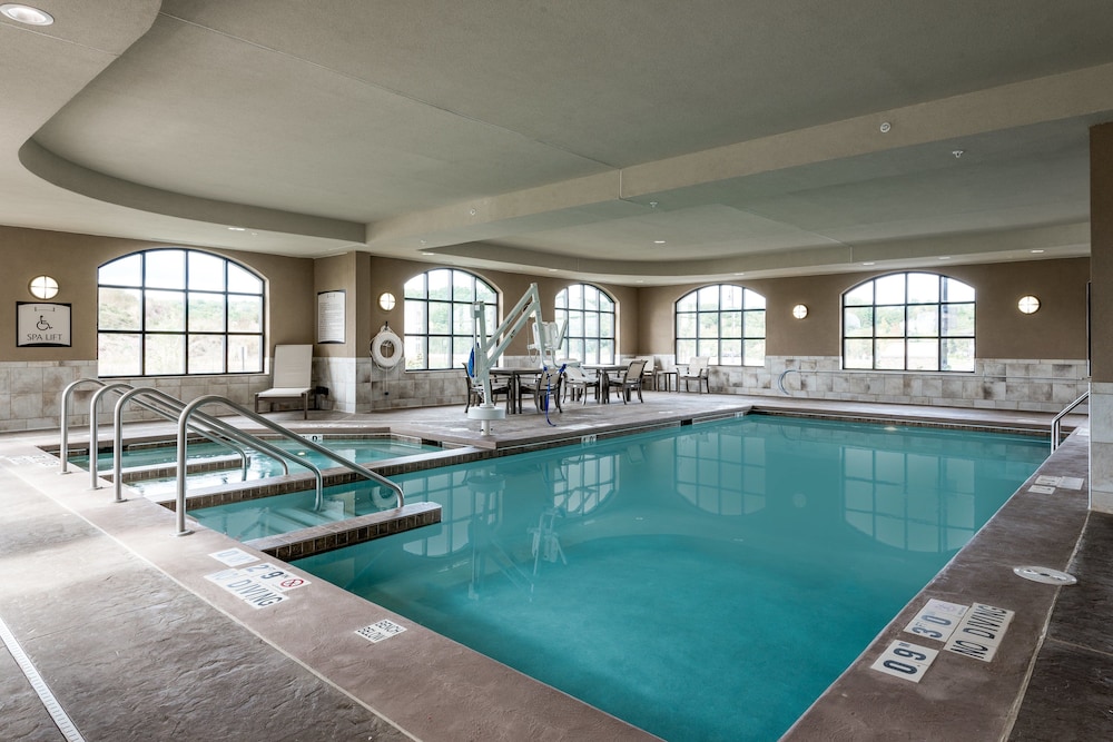 Staybridge Suites Eau Claire Altoona by IHG - photo 37