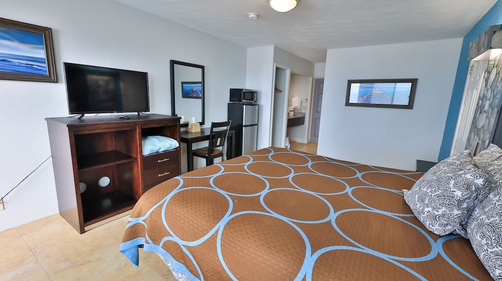 Driftwood Beach Motel - photo 42