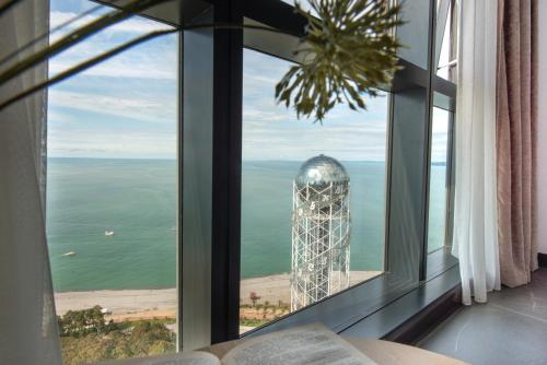 Ocean Breeze Retreat Honeymoon Apartment with Sea View in Porta Batumi Tower
