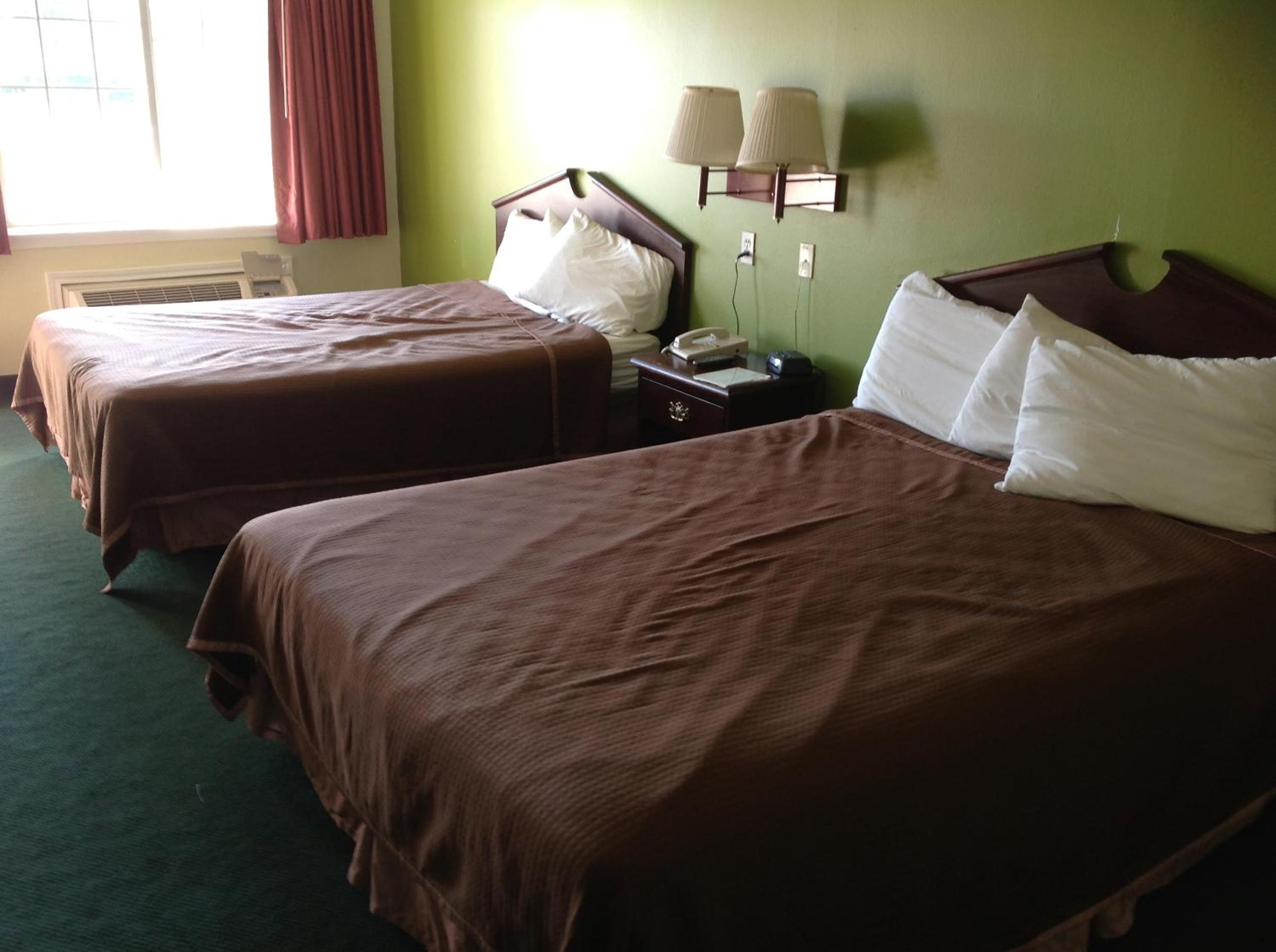 Howard Johnson by Wyndham Grand Prairie Near Lone Star Park - photo 16