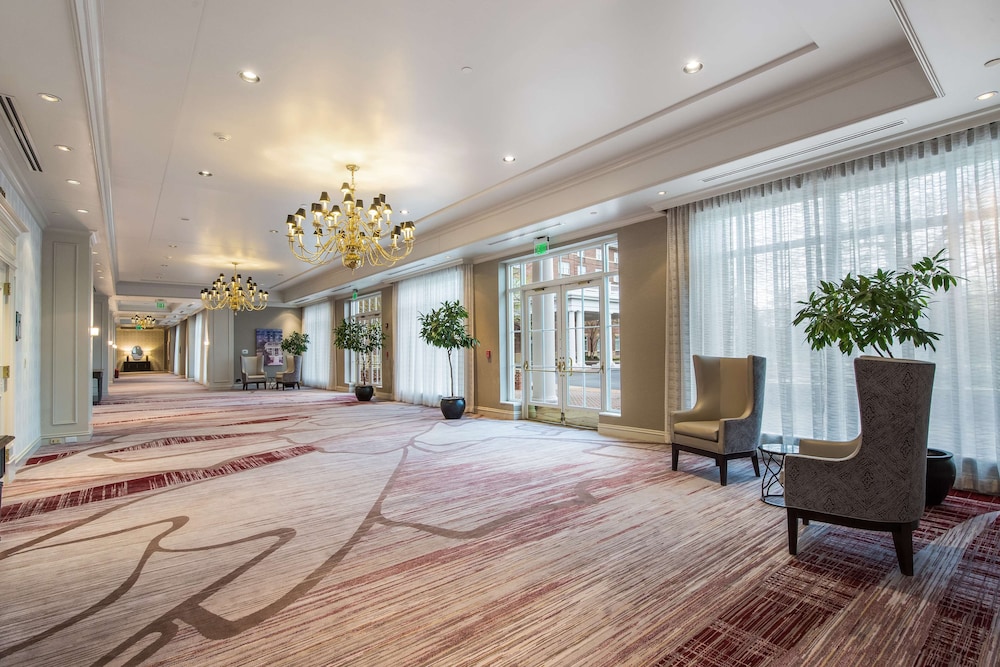 Hilton Garden Inn Suffolk Riverfront - photo 6
