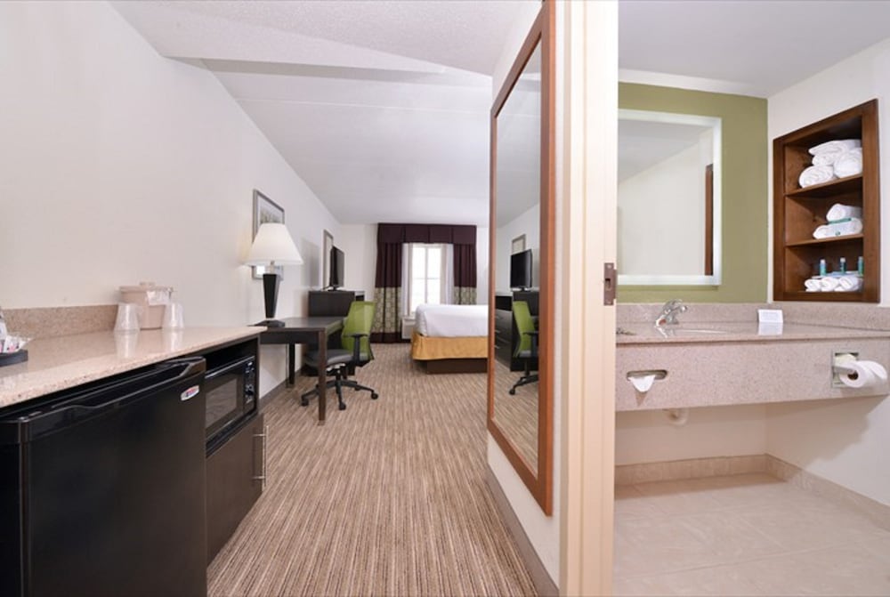 Holiday Inn Express Hotel & Suites Mooresville Lake Norman by IHG - photo 11