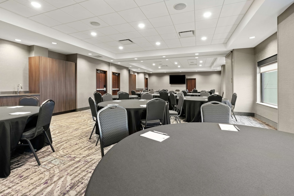 Hampton Inn & Suites Spokane Downtown South - photo 53