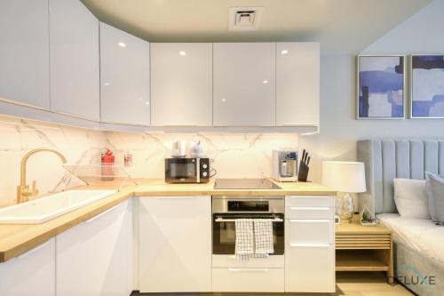 Stunning Studio at Marina Views A Dubai Marina by Deluxe Holiday Homes — 4-Star Luxury Hotel in Dubai, United Arab Emirates