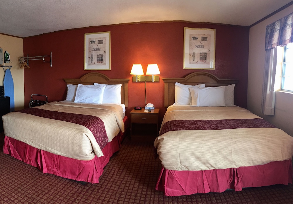 DeQueen Courtyard Inn - photo 8