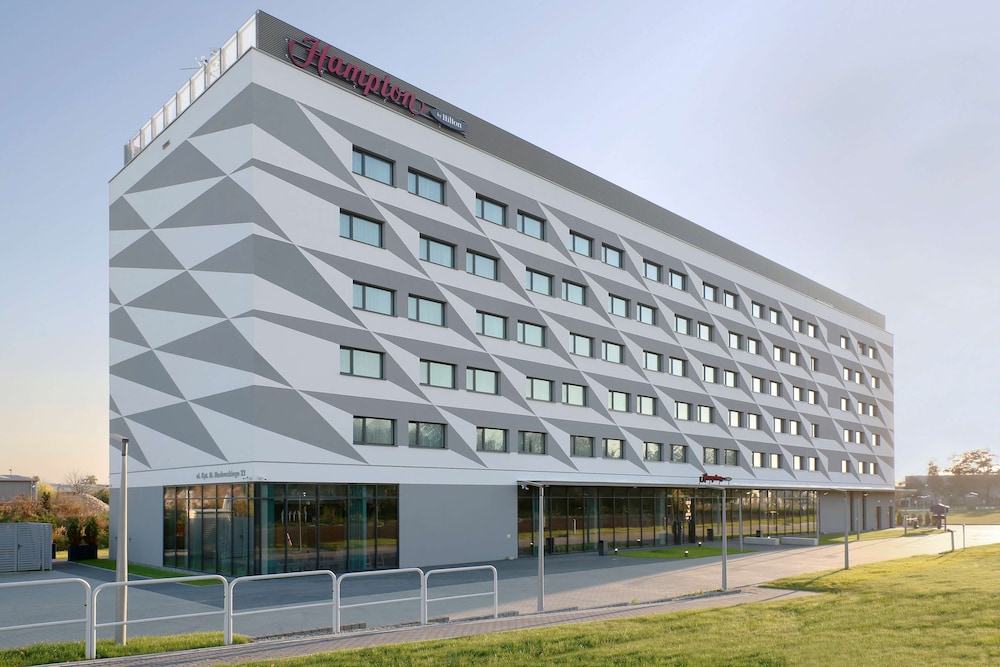 Hampton by Hilton Krakow Airport — hotel in Zabierzow