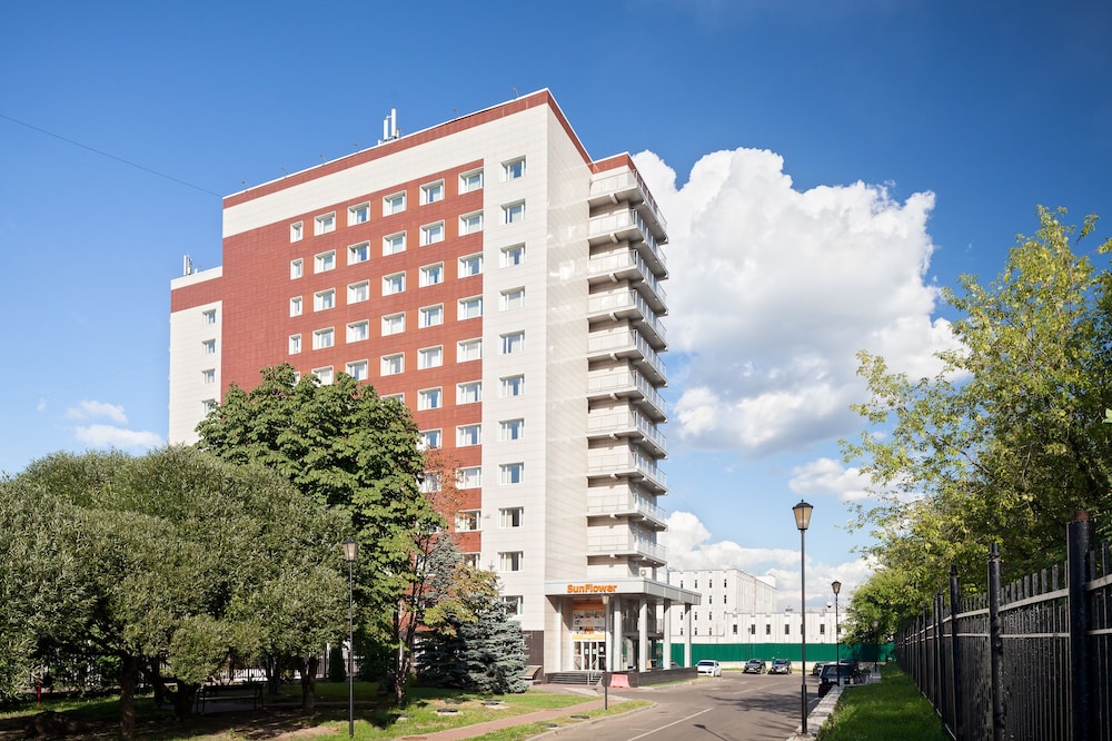 SunFlower Park - carbon neutral hotel in Moscow