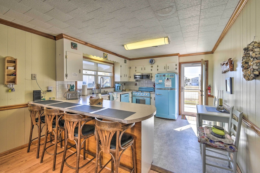 Nags Head Cottage Screened Porch Walk to Beach - photo 25