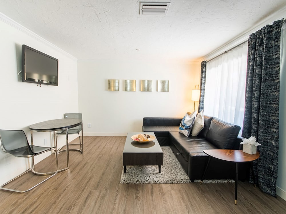 Hibiscus Suites Gateway to Siesta Key - photo 13