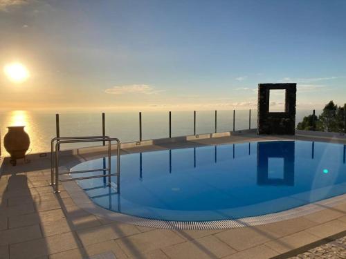 Charming Villa in Fajã da Ovelha with Private Pool — 4-Star Luxury Hotel in Faja Da Ovelha, Portugal