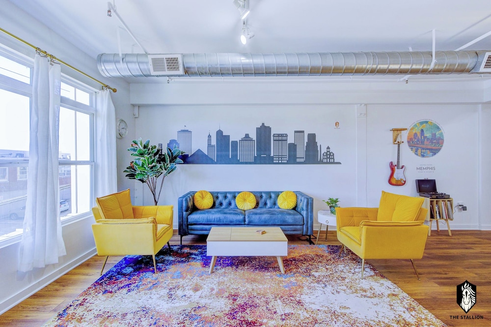 The Stallion #208 Walk to Attractions Modern Luxe Loft in Memphis Downtown with free covered gated parking — 4-Star Luxury Hotel in Memphis, United States