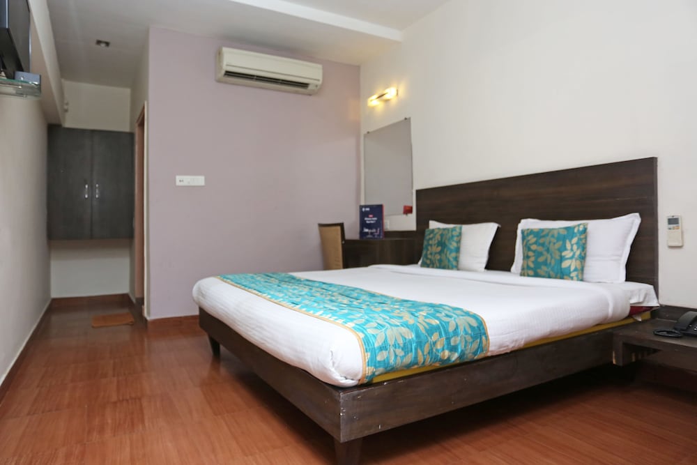 Oyo 4940 Hotel Sea Rock — Raipur