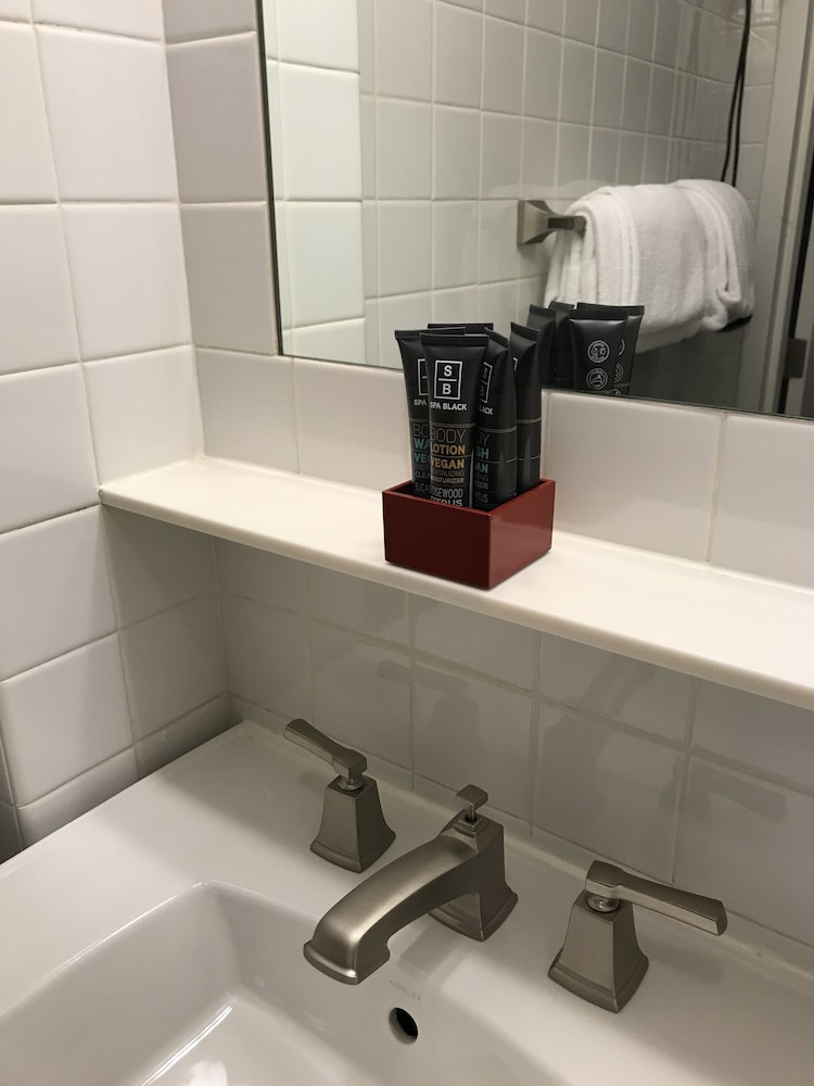 Touchstone Hotel City Center - photo 23