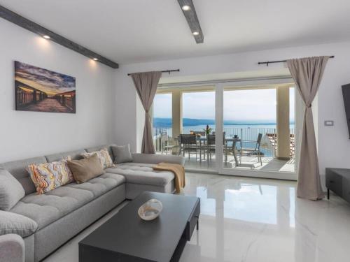 Apartments Bregha Three Bedroom Apartment with Sea View — 4-Star Luxury Hotel in Matulji, Croatia