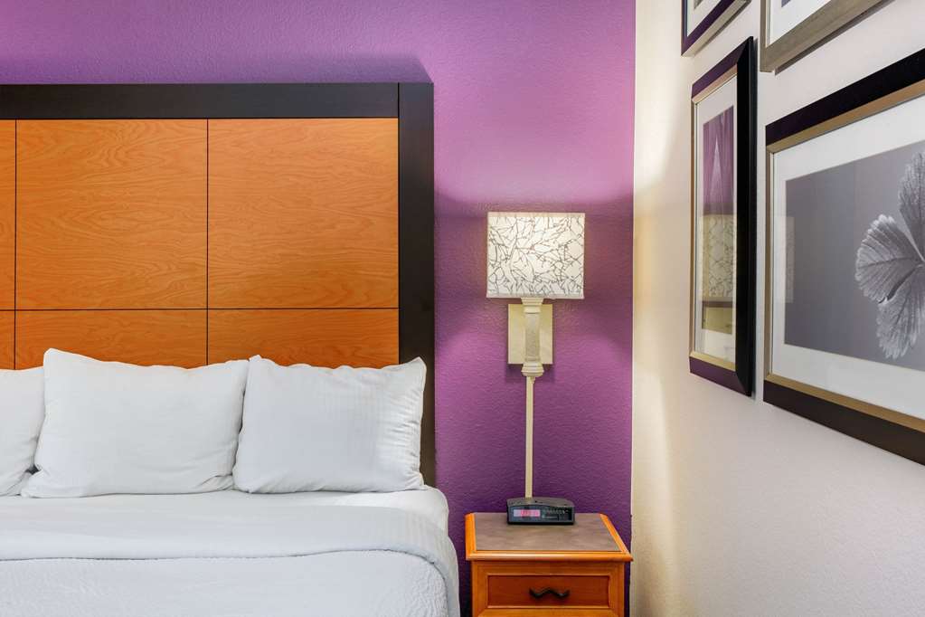 La Quinta Inn & Suites by Wyndham Raleigh Durham Intl AP - photo 14