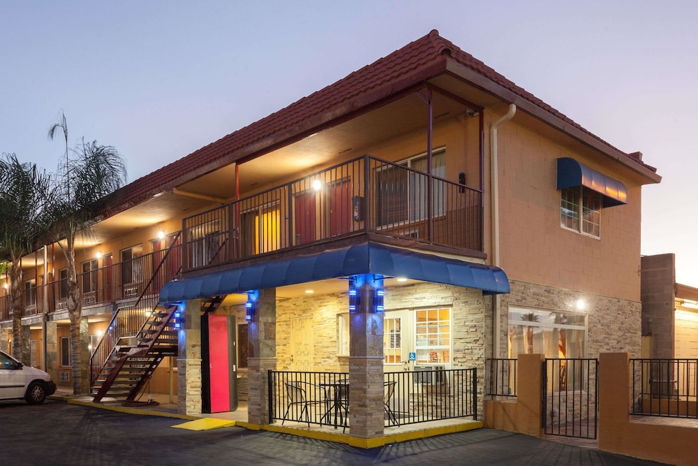 Travelodge by Wyndham El Cajon - featured photo