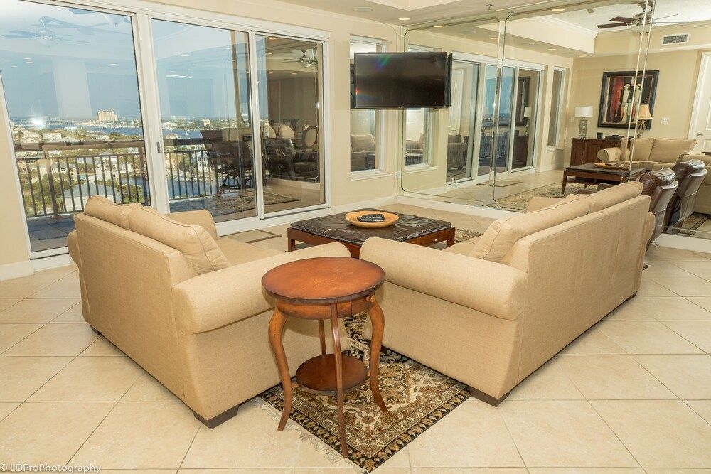 Harbor Landing 902B Destin 3 Br Condo — 4-Star Luxury Hotel in Destin, United States