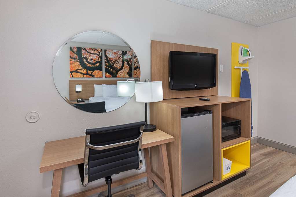 Days Inn By Wyndham Knoxville North - photo 24