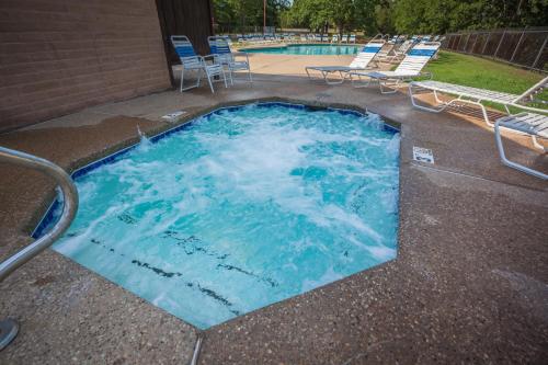 Lake Texoma Camping Resort Cabin 4 - photo 7