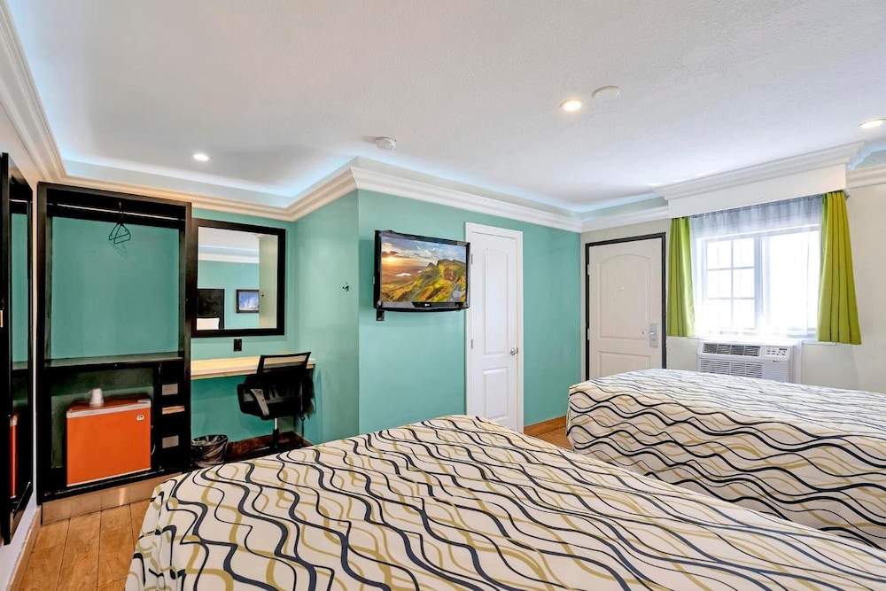 Mid City inn - last minute hotel in Los Angeles