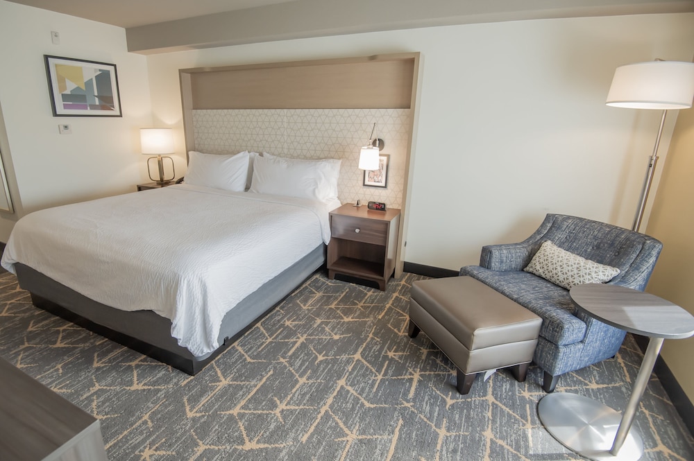 Holiday Inn & Suites Oakland Airport by IHG - photo 10